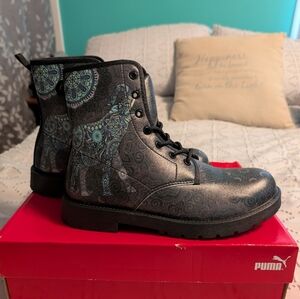NWT Elephantsity Lucky Mandala Elephant Black and Blue Patterned Boots Size 9